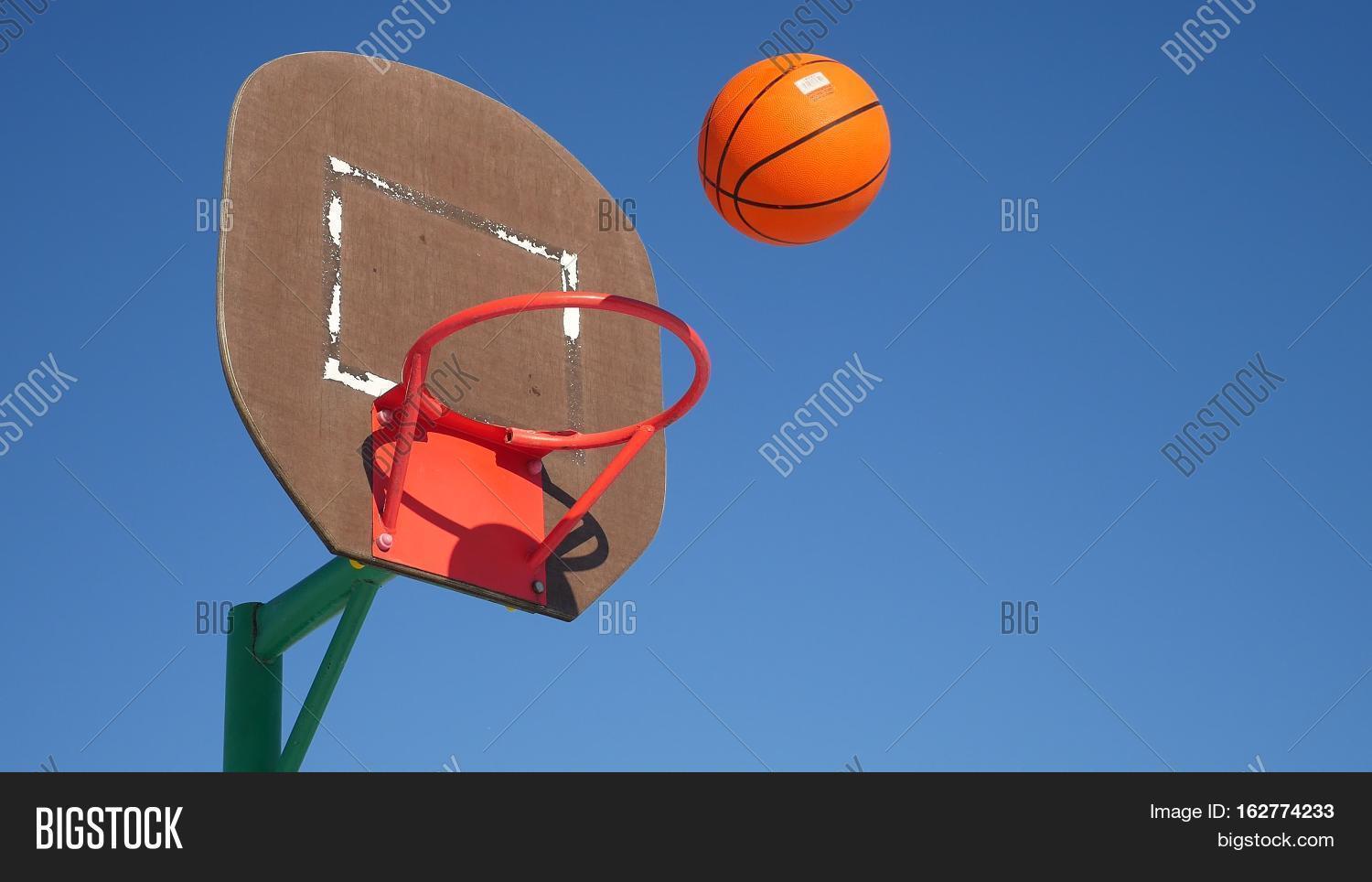 old basketball hoop, street basketball throw sport the ball in basket