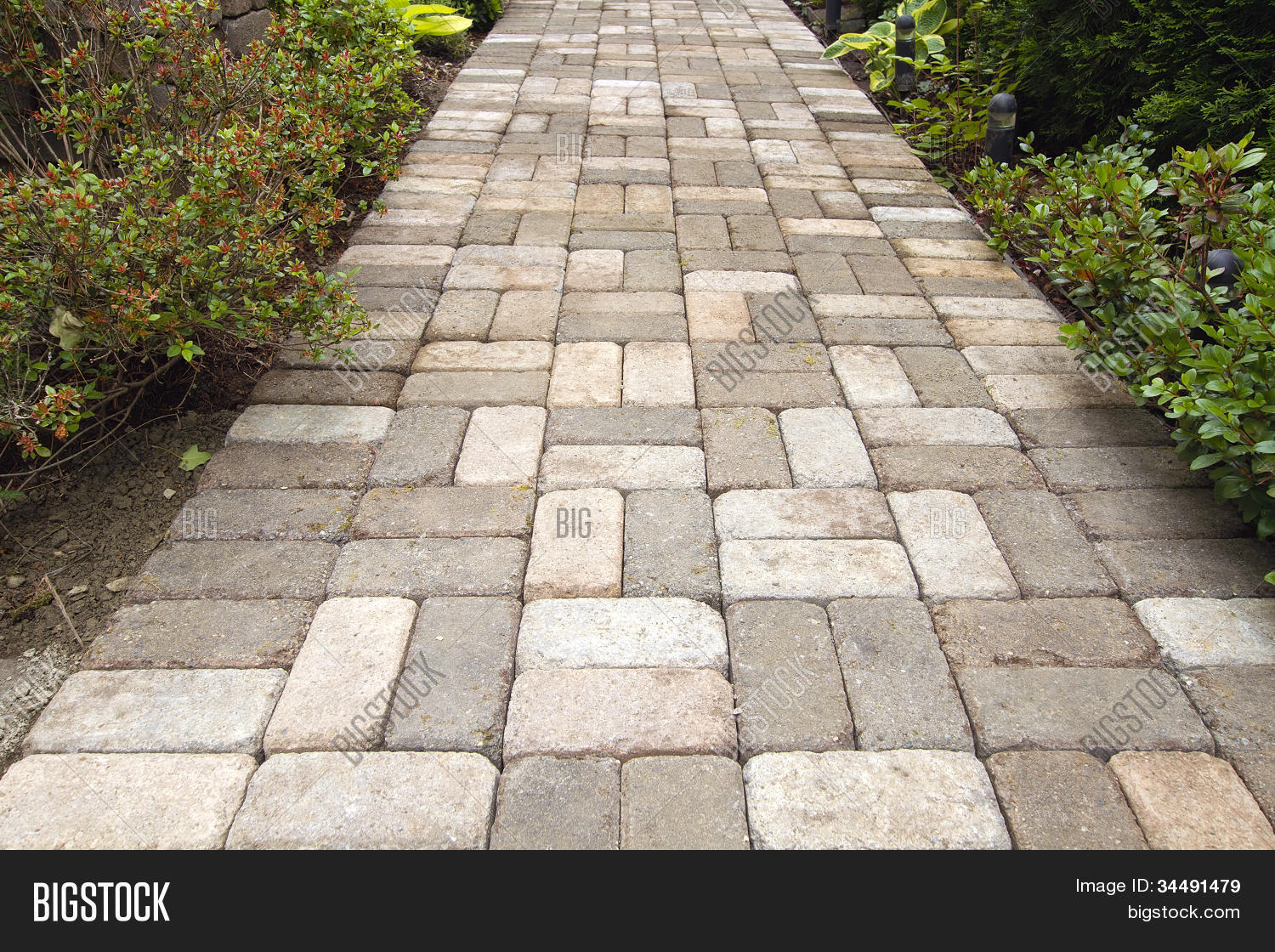 mesa de jardim jumbo:Jardim tijolo Paver caminho passarelaBanco de Fotos & banco de Imagens mesa de jardim jumbo:Jardim tijolo Paver caminho passarelaBanco de Fotos & banco de Imagens