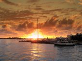 pic of bermuda  - Bermuda sunset taken while sailing back to the harbor - JPG 