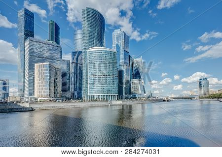 Poster: Moscow River On The Bank
