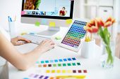 picture of female  - Female designer working with colors - JPG 
