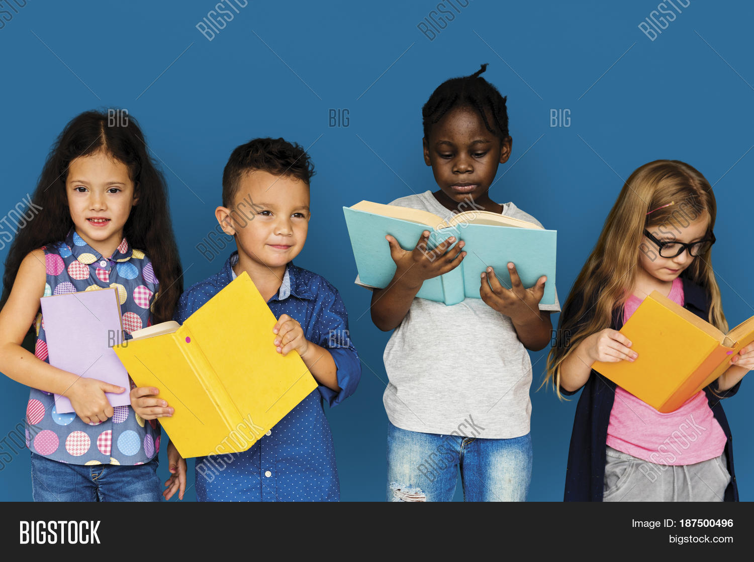 Group Diverse Kids Reading Books Image & Photo Bigstock