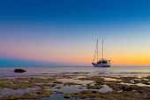 pic of sunset  - Sailing with a beautiful sunset - JPG 