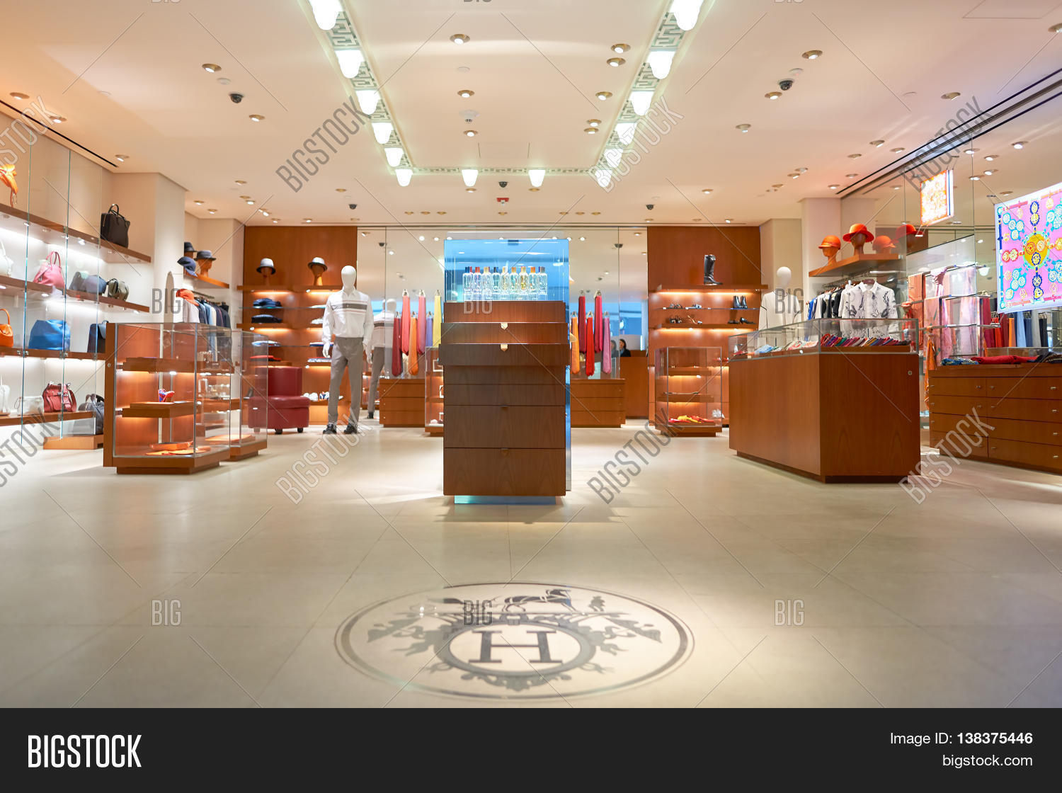 NEW YORK APRIL 06, 2016 Hermes Image & Photo Bigstock