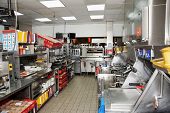 pic of food  - Kitchen of a fast food restaurant - JPG 