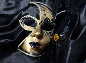 pic of black  - Gold a carnival mask with black feathers - JPG 