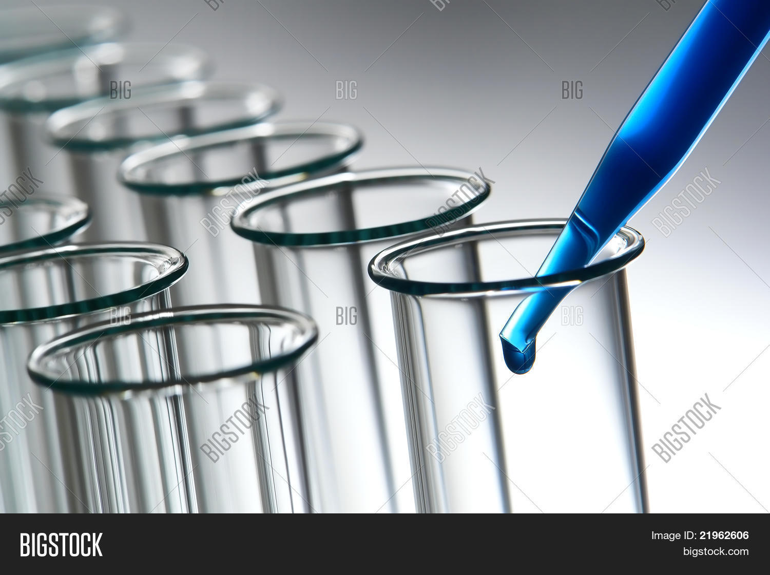 Reageerbuisjes Science Afbeelding en foto Bigstock