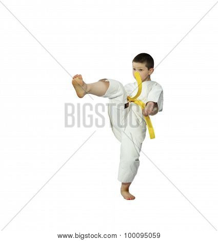 The blow mae-geri is beating boy with yellow belt