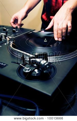 嘻哈 Dj 抓乙烯基
