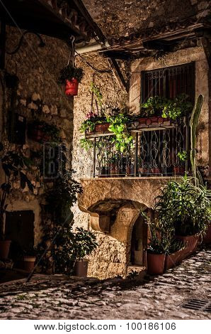 glimpse of Sermoneta