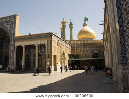 The shrine of Fatima Almasomh