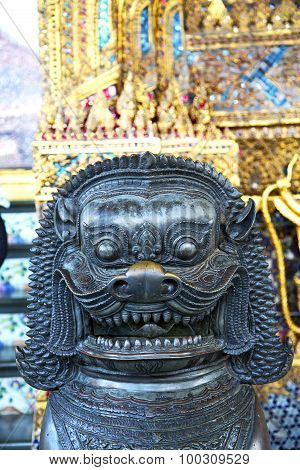 Demon In The Temple Bronze Gold Wat  Palaces