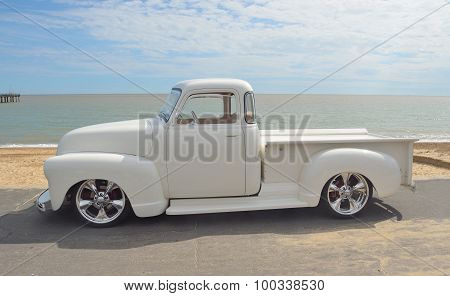 White 1952 Chevrolet pickup