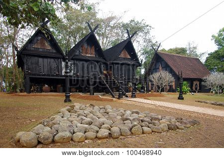 Baan Si Dum In Chiang Rai, Thailand