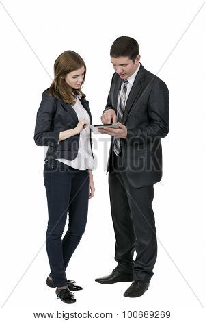 Male consultant explains features of electronic devise to female customer