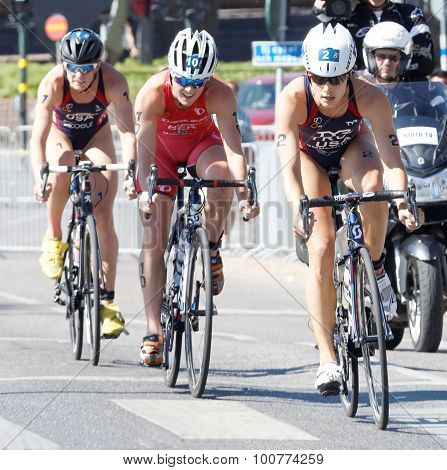 Triathlete Sarah True Cycling, Followed By Competitors