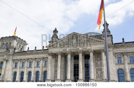 a photo of the Bundestag in Berlin