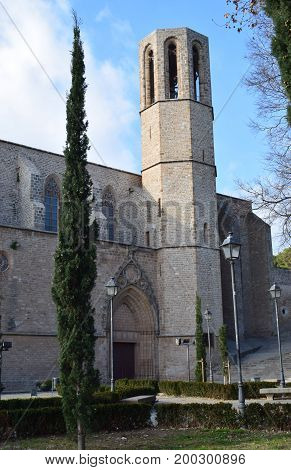 The monastery was founded by the king Jaime II and by his wife Elisenda de Moncada in 1326