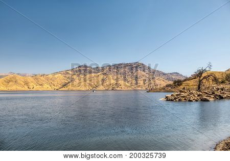 Lake Kaweah to Sequoia National Park in the daytime