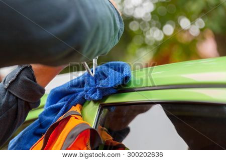 Pry Car Door. Pry Of Car Door Lock. Screwdriver Pry Of Car Door Lock.