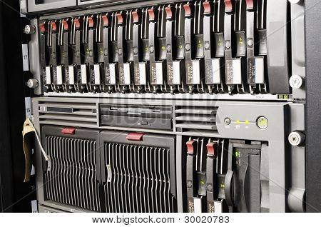 Attrezzature per montaggio a rack
