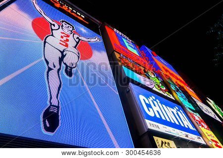 Osaka, Japan-january 17, 2019 : Look Up View Colorful And Eye-catching Advertising Lights Billboards