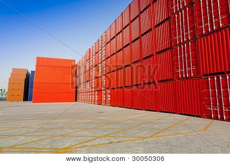 Rote Container-Blöcke