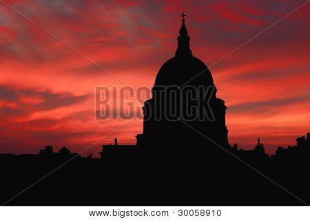 St Pauls Silhouette al tramonto