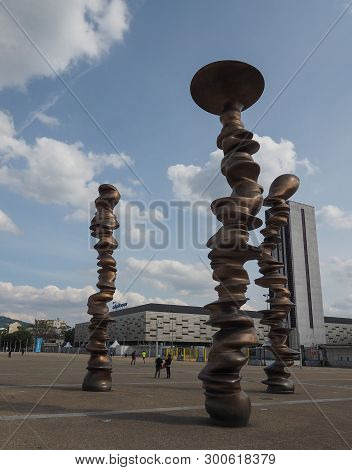 Punti Di Vista (points Of View) Sculpture By Tony Cragg In Turin