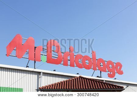 Arles, France - July 4, 2018: Mr. Bricolage Logo On A Building. Mr. Bricolage Is A French Retail Cha