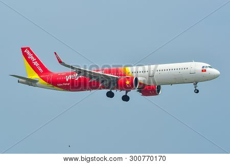 Airplane Landing At Saigon Airport (sgn)