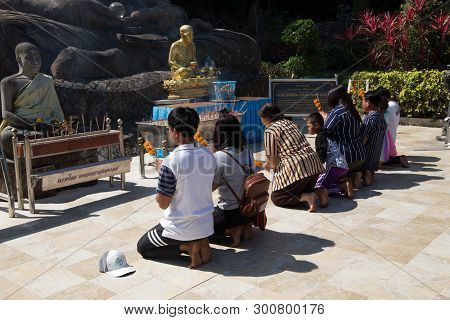 Sakon Nakhon, Thailand February 2, 2019 - Buddhist Faithful Pray In Tham Pha Daen Wat Temple, Sakon 