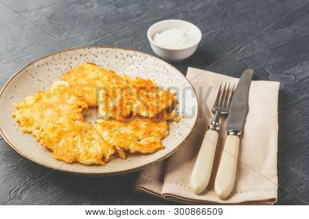 Hommade Potato Pancakes - Rosti, Hash Browns, Kartoffelpuffer, Latkes, Draniki - With Sourcream On G