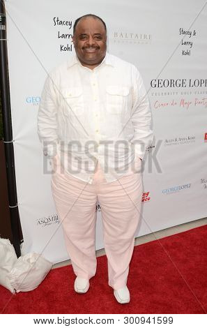 LOS ANGELES - MAY 5:  Roland Martin at the 12th Annual George Lopez Foundation Celebrity Golf Classic 