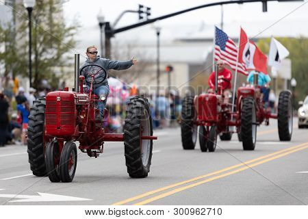 Wilmington, North Carolina, Usa - April 6, 2019: The North Carolina
Azalea Festival, Old Tractors Be