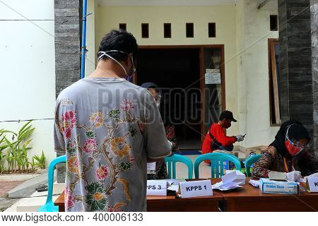 Election Activities For The Mayor Or Regional Head At One Of The Polling Stations, Pekalongan, Decem