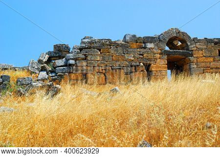 Hie Rapolis Ancient City Ruin In Pa Mukkale In Turkey