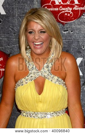 LOS ANGELES - DEC 10: Lauren Alaina přijíždí do americké Country Awards 2012 v Mandalay Bay Res
