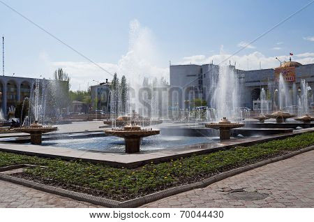 Fountain On Ala-too Square