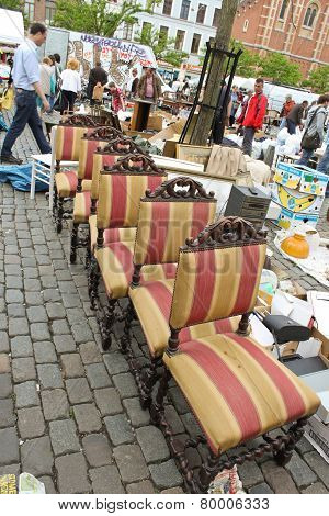 Flea Market At Place Du Jeu De Balle (vossenplein) In Brussels