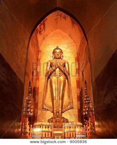 バガン、ミャンマー仏画像中様子はアーナンダ寺院