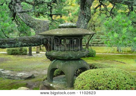 Japán kő lámpa