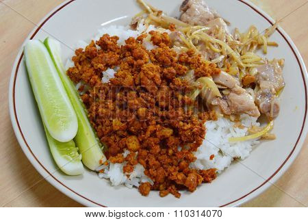 Stir Fried Minced pork with Yellow Curry and stir chicken with slice ginger