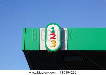 1-2-3 logo on a gas station