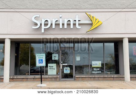 Altoona Wisconsin October 19 2017 Sprint sign on a building Storefront