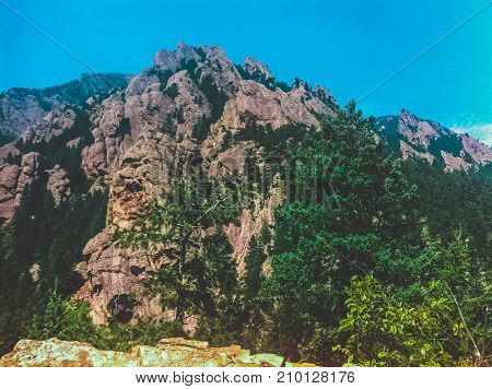 Craggy cliff wall outside of Boulder Colorado