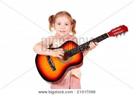 Mała dziewczynka grać gitara akustyczna
