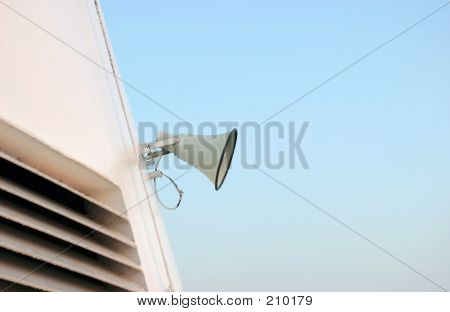 Megafono su Sky