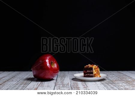 A healthy diet is the choice of fruit instead of cake