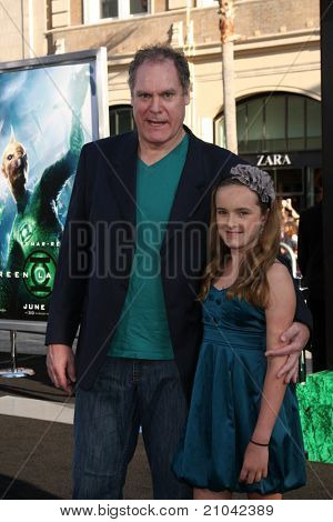 LOS ANGELES - jún 15: Jay O. Sanders megérkezett a Zöld lámpás Premiere a Grauman's kínai Th